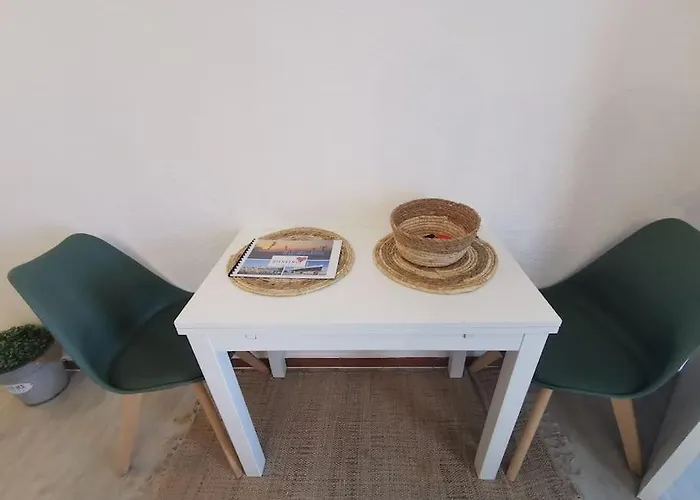 Superbe Studio Renove Avec Piscine Et Vue Marina