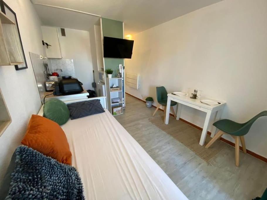 Superbe Renove Avec Piscine Et Vue Marina *